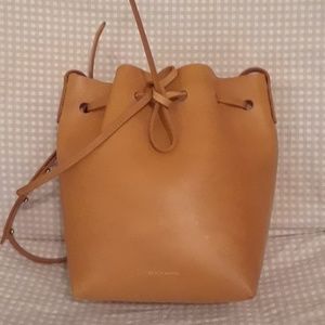 Mansur Gavriel mini bucket bag (Cammello/ Rosa)